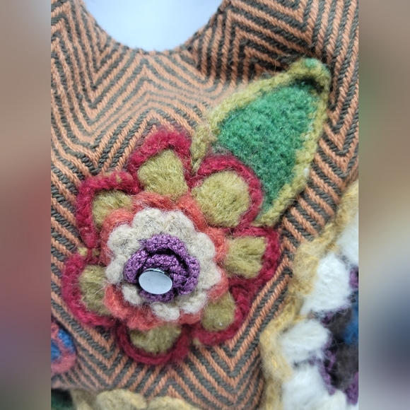 Boho up, wool Purse with wool and other fabrics Embroidered. - Picture 7 of 11